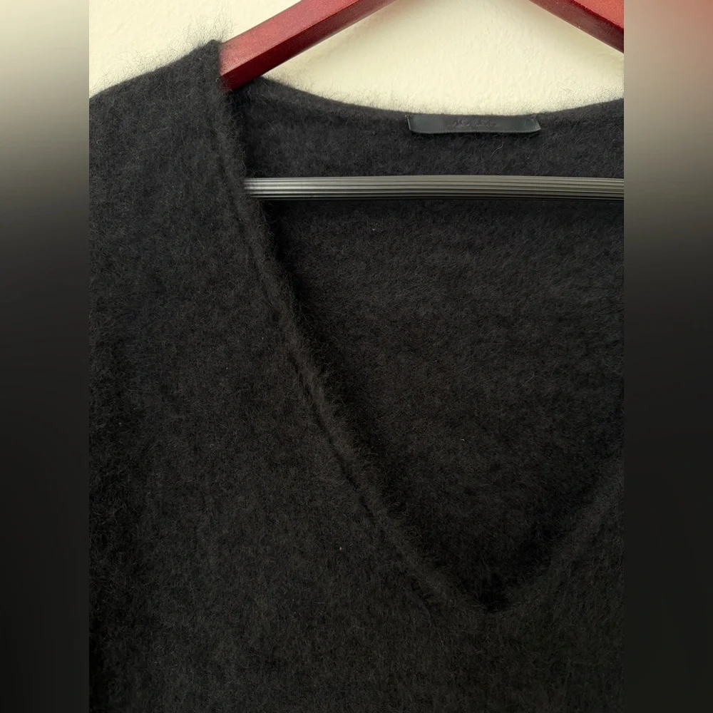 MO&Co. Wool Deep V-Neck Loose Sweater Black Minimalist Size M